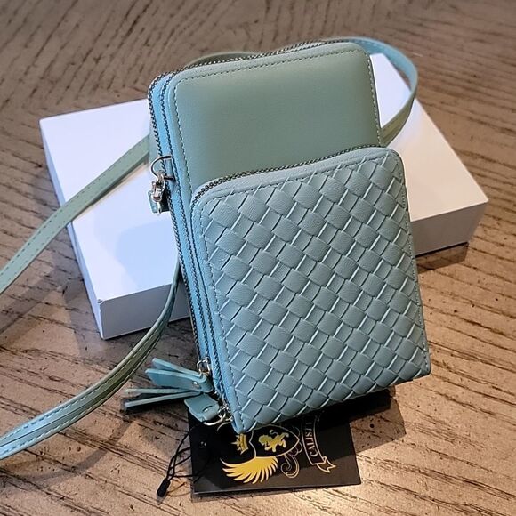 Mint green crossbody bag 3 separate compartments NWT 💚🤍 - Picture 11 of 11
